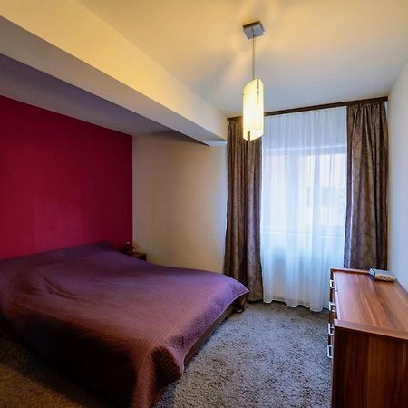 Quiet 3-Room Apt - 2 Parking Spaces - 5 Min Bus Floreşti المظهر الخارجي الصورة