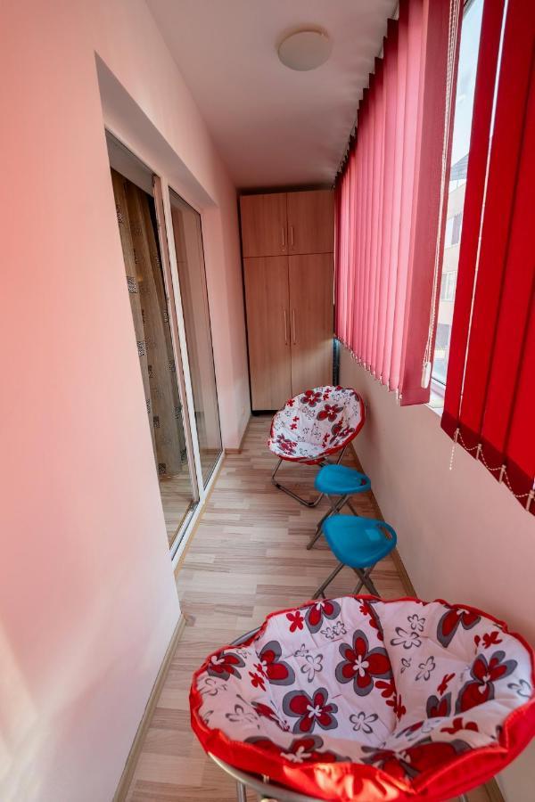 Quiet 3-Room Apt - 2 Parking Spaces - 5 Min Bus Floreşti المظهر الخارجي الصورة