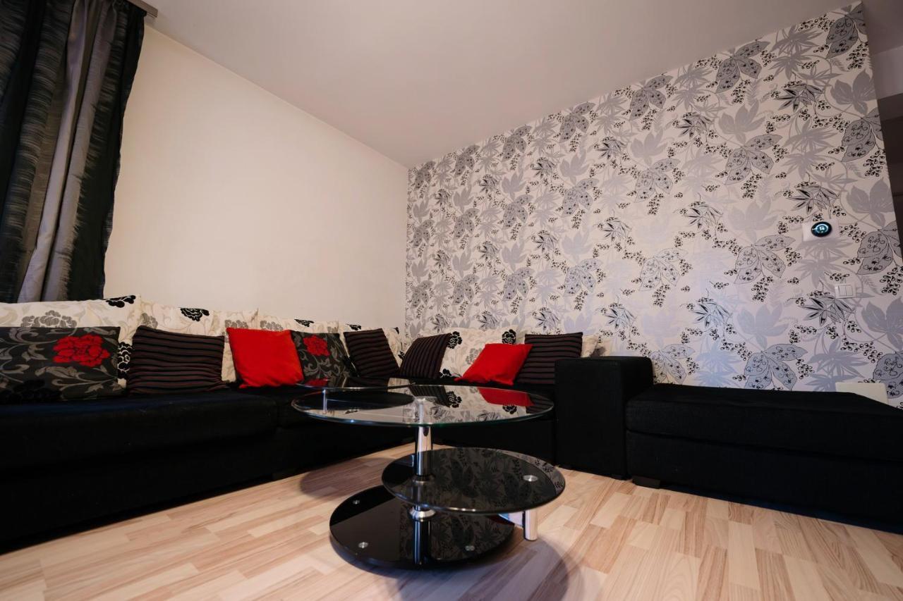 Quiet 3-Room Apt - 2 Parking Spaces - 5 Min Bus Floreşti المظهر الخارجي الصورة